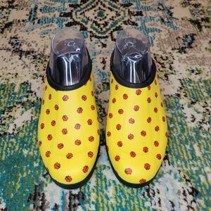 Ranger Ladybug Yellow Gardening Mud Clogs Mules, Size Womens 7